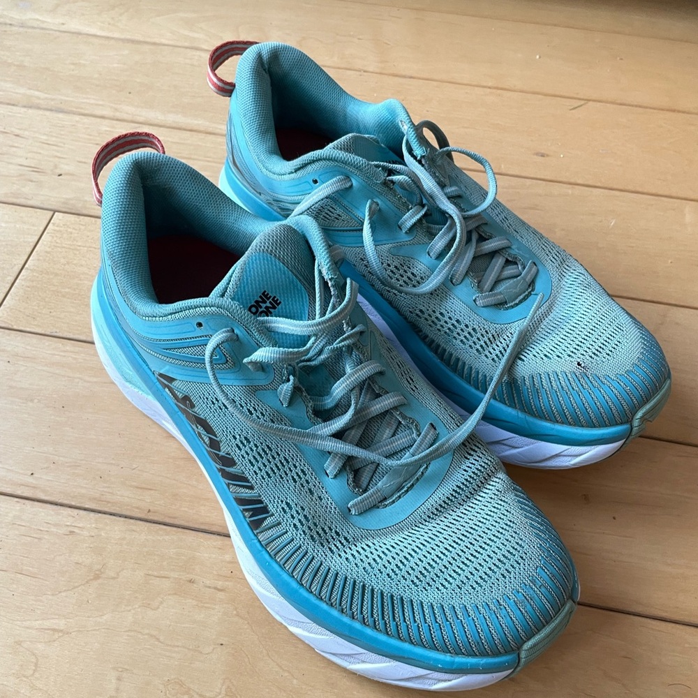 Blue Hoka Bondi 7 One One’s